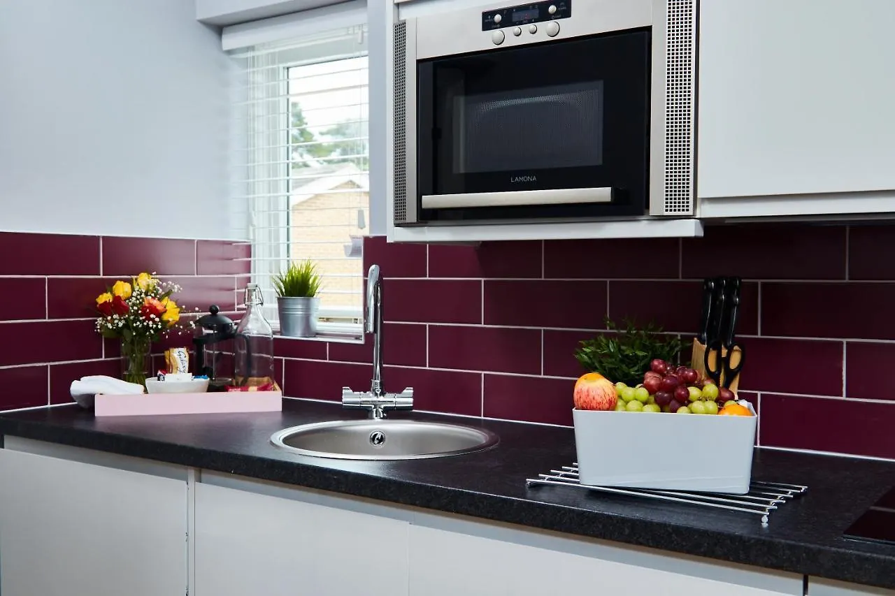 Delven House, Apartment 5 - Self Check-In, Self-Catering Serviced Apartment For East Midlands Airport Castle Donington