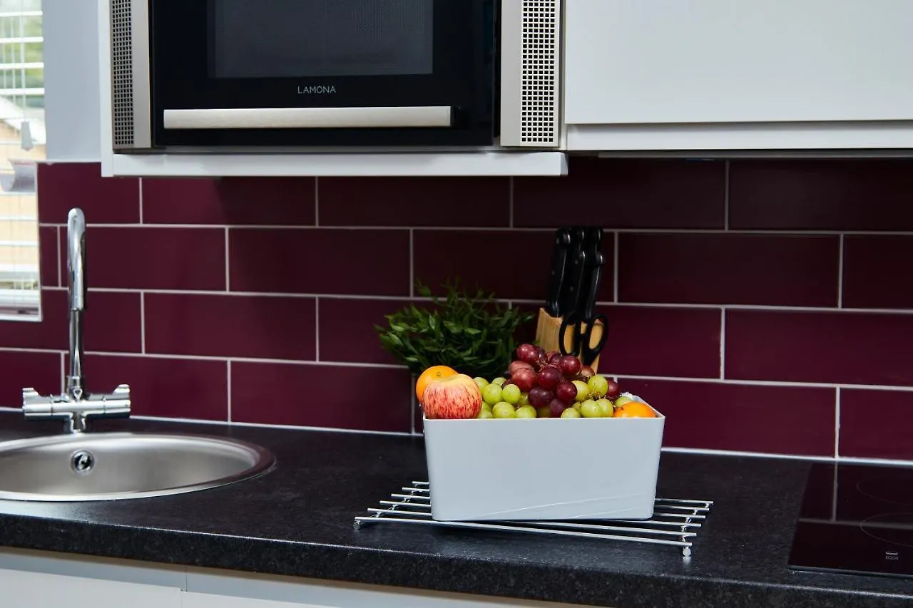 Delven House, Apartment 5 - Self Check-In, Self-Catering Serviced Apartment For East Midlands Airport Castle Donington